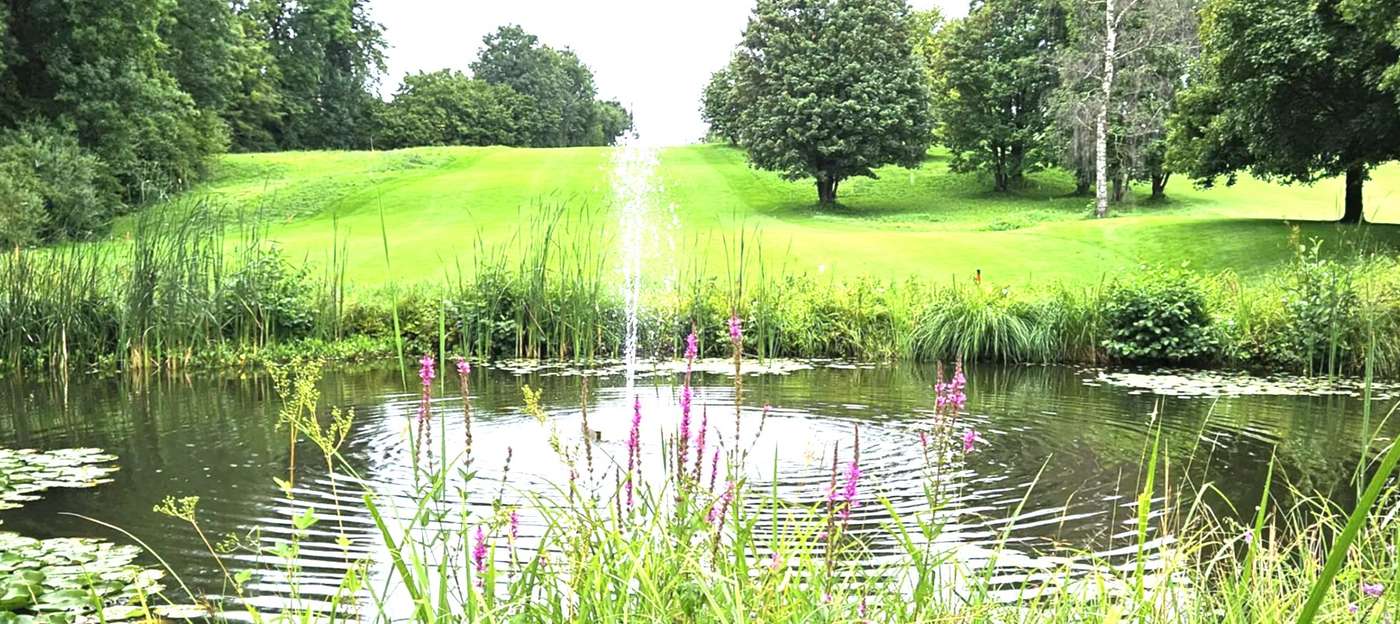 Golfplatz Bubikon mit Teich