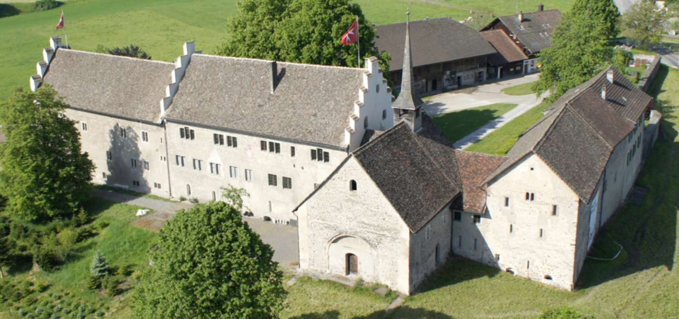 Ritterhaus Bubikon aus der Luft